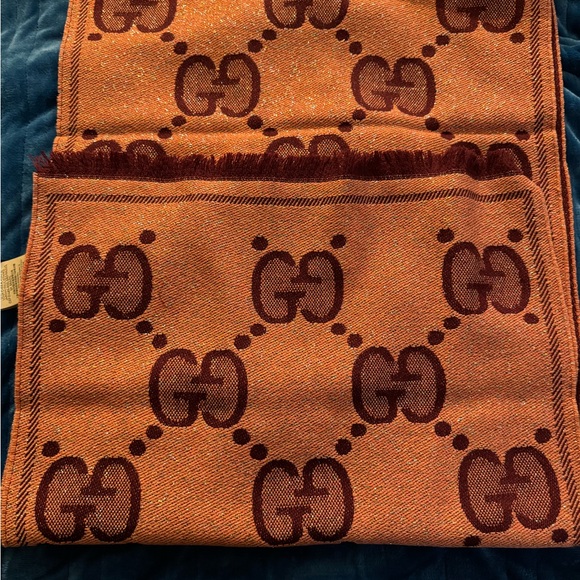 Gucci metallic pink and Burgundy Scarf - Picture 2 of 7